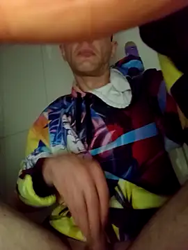 Snapshot of wsrh1948x1 chatting on 10/13/25, 09:15 wsrh1948x1 online show from 10/13/25, 09:15