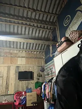 Linh-xxx online show from 10/18/25, 11:16