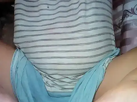 Snapshot of kissableapple36 chatting on 11/17/25, 12:05 kissableapple36 online show from 11/17/25, 12:05