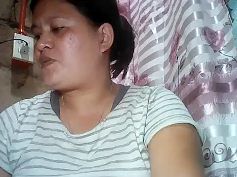 Snapshot of kissableapple36 chatting on 11/29/25, 11:13 kissableapple36 online show from 11/29/25, 11:13