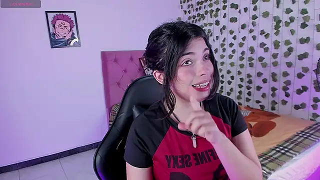 Snapshot of selina_lovers_ chatting on 10/25/25, 03:58 selina lovers online show from 10/25/25, 03:58