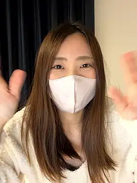 Snapshot of Saya_love chatting on 11/17/25, 10:43 Saya love online show from 11/17/25, 10:43