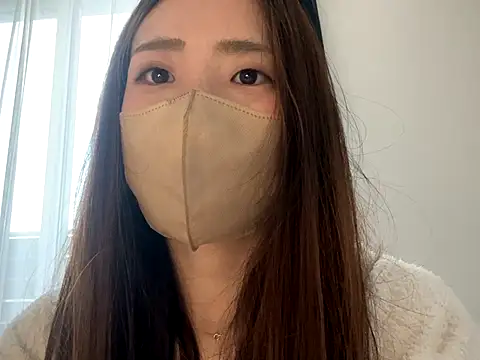 Snapshot of Saya_love chatting on 11/30/25, 10:47 Saya love online show from 11/30/25, 10:47