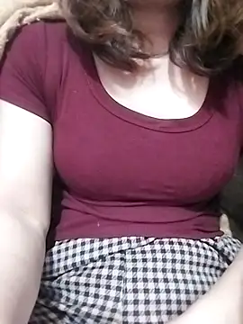 YiyinLy online show from 12/15/25, 06:56