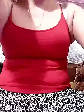 YiyinLy online show from 01/19/26, 12:31