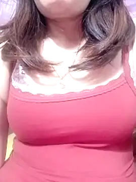 YiyinLy online show from 02/26/26, 07:29