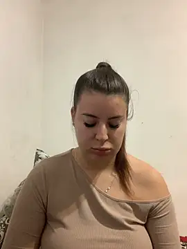 MiraCastellon online show from 11/02/25, 12:07