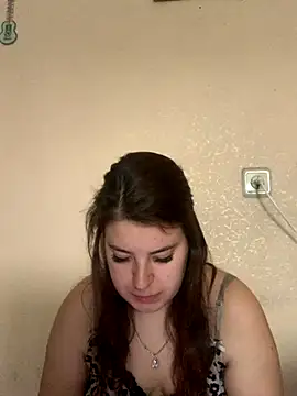 MiraCastellon online show from 11/06/25, 11:55