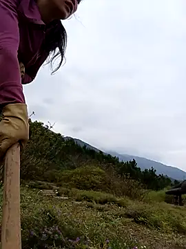 siusiu-00 online show from 11/16/25, 07:47