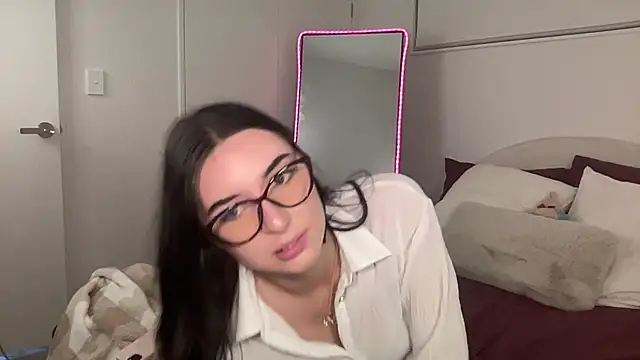 mollyy2006 online show from 10/25/25, 01:13