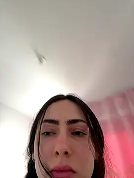 Snapshot of Baby_Mia_pires chatting on 10/18/25, 06:08 Baby Mia pires online show from 10/18/25, 06:08