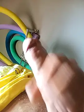 Snapshot of helfo2002 chatting on 10/31/25, 12:39 helfo2002 online show from 10/31/25, 12:39