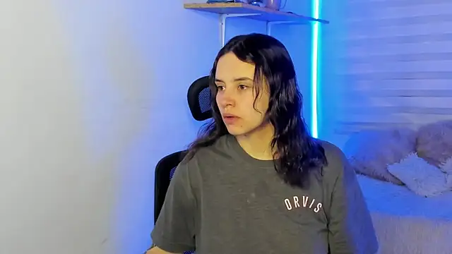 Emily Lindey online show from 11/03/25, 03:19