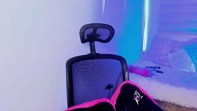 Emily Lindey online show from 01/14/26, 03:34