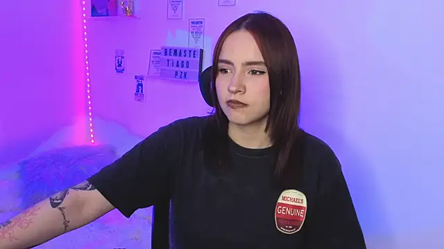 Emily Lindey online show from 02/26/26, 01:04