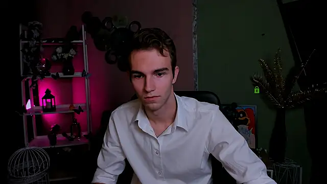 Snapshot of astren_villo chatting on 11/18/25, 09:08 astren villo online show from 11/18/25, 09:08