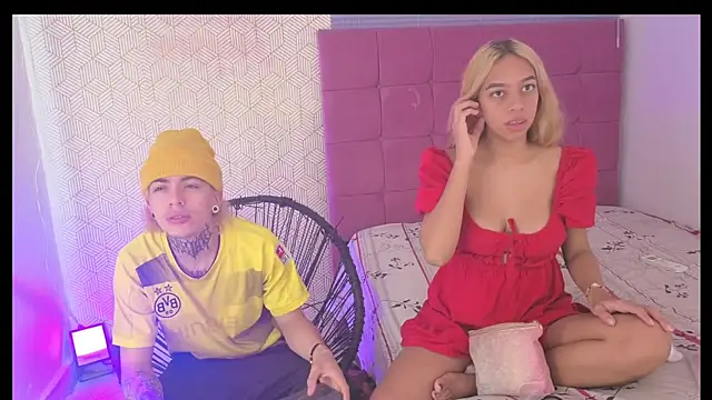 Snapshot of lily_and_wan chatting on 10/25/25, 06:54 lily and wan online show from 10/25/25, 06:54