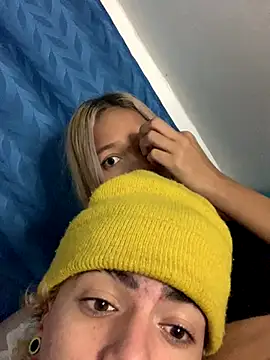 Snapshot of lily_and_wan chatting on 11/14/25, 07:18 lily and wan online show from 11/14/25, 07:18