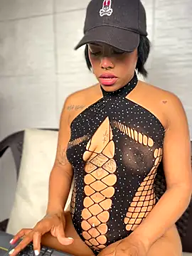 NovaFoxx online show from 11/24/25, 02:28