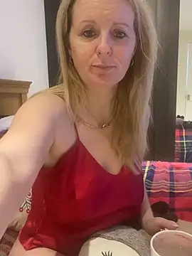 madamlillyrose online show from 12/03/25, 08:45