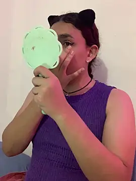 Snapshot of La-Gatiita-trans chatting on 12/21/25, 02:30 La-Gatiita-trans online show from 12/21/25, 02:30