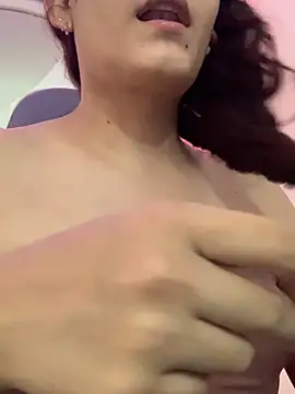 Snapshot of La-Gatiita-trans chatting on 02/03/26, 04:23 La-Gatiita-trans online show from 02/03/26, 04:23