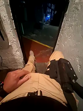 Snapshot of Raczos chatting on 10/25/25, 03:14 Raczos online show from 10/25/25, 03:14