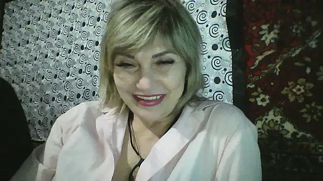 Snapshot of Lia_Ray chatting on 10/20/25, 07:14 Lia Ray online show from 10/20/25, 07:14