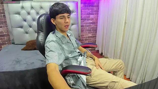 AmethystShadow17 online show from 10/20/25, 03:34