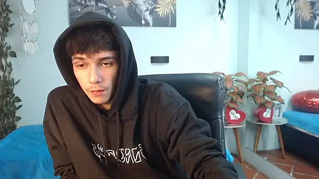 AmethystShadow17 online show from 04/07/26, 08:53