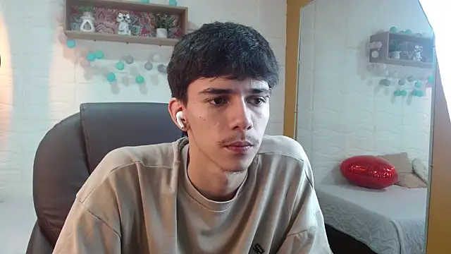 AmethystShadow17 online show from 04/12/26, 03:44