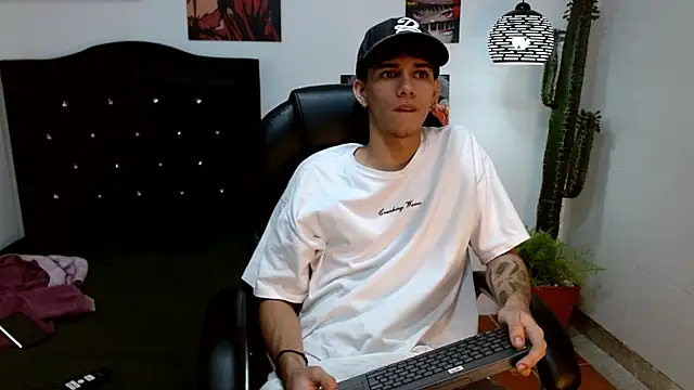 AmethystShadow17 online show from 06/14/26, 04:14