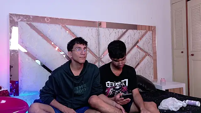 Desire4Duo online show from 11/29/25, 02:31