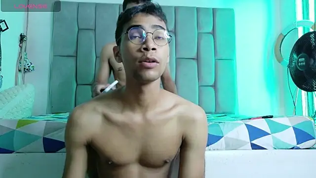 Desire4Duo online show from 03/18/26, 02:09