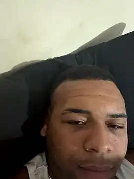 Snapshot of Elsoldado1 chatting on 10/14/25, 09:26 Elsoldado1 online show from 10/14/25, 09:26