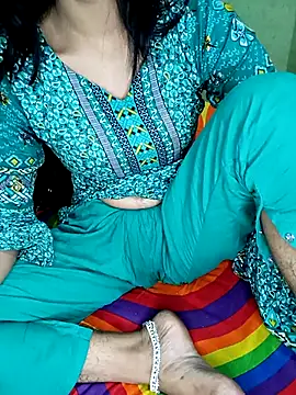 Snapshot of Night_Queen3 chatting on 11/13/25, 03:33 Night Queen3 online show from 11/13/25, 03:33