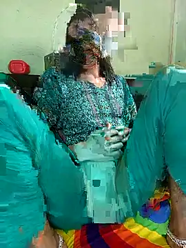 Snapshot of Night_Queen3 chatting on 11/14/25, 08:35 Night Queen3 online show from 11/14/25, 08:35