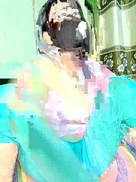 Snapshot of Night_Queen3 chatting on 11/29/25, 04:43 Night Queen3 online show from 11/29/25, 04:43