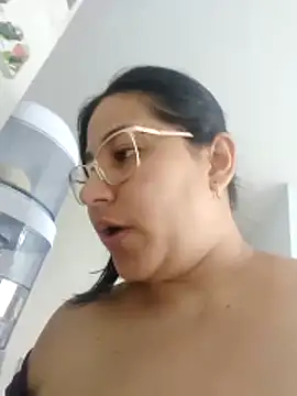 Snapshot of kassandra_luxury chatting on 11/29/25, 07:17 kassandra luxury online show from 11/29/25, 07:17