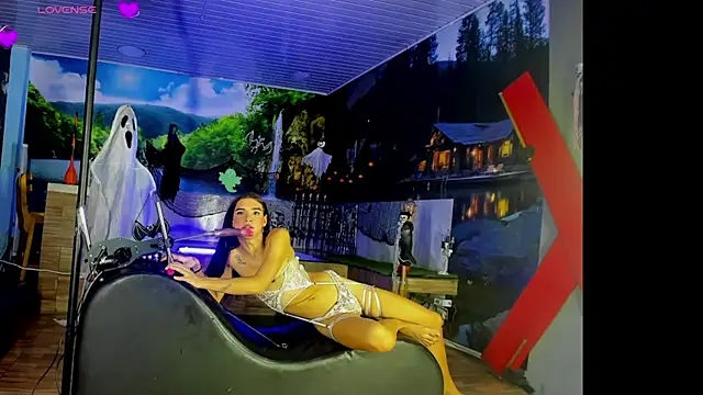 Zakura hot 25 online show from 10/17/25, 04:15