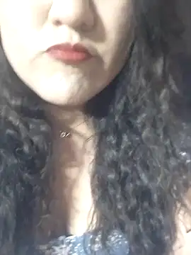 Snapshot of sol093 chatting on 10/14/25, 12:11 sol093 online show from 10/14/25, 12:11