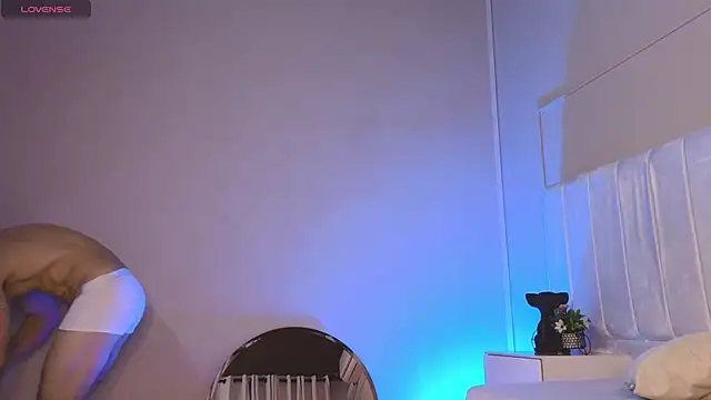 Snapshot of Justin_valverde chatting on 11/23/25, 02:44 Justin valverde online show from 11/23/25, 02:44