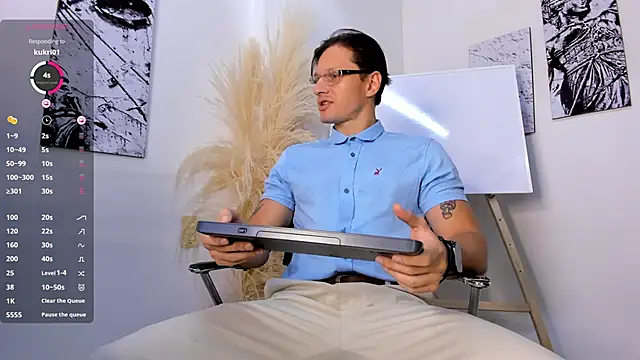 Snapshot of Justin_valverde chatting on 11/26/25, 02:56 Justin valverde online show from 11/26/25, 02:56