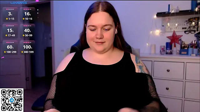 Snapshot of SummerTina chatting on 12/08/24, 06:06 SummerTina online show from 12/08/24, 06:06