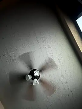 Snapshot of AlexRZ93 chatting on 10/30/25, 06:37 AlexRZ93 online show from 10/30/25, 06:37