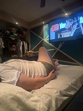 Snapshot of AlexRZ93 chatting on 11/13/25, 05:12 AlexRZ93 online show from 11/13/25, 05:12