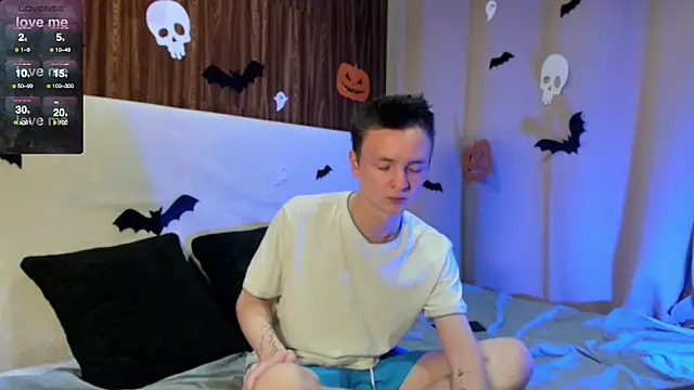 Snapshot of Logan_mett chatting on 11/03/25, 05:47 Logan mett online show from 11/03/25, 05:47