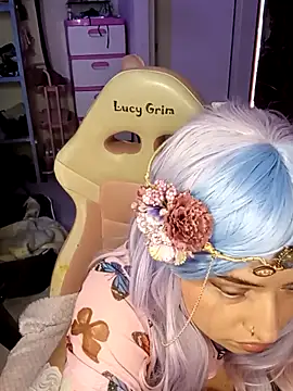 111lucygrim111 online show from 10/30/25, 07:47