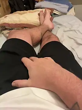 Snapshot of creamydeluxe chatting on 11/04/25, 01:32 creamydeluxe online show from 11/04/25, 01:32