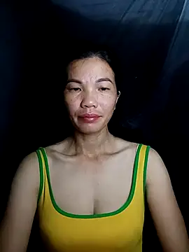 Snapshot of Style-lee chatting on 10/18/25, 08:20 Style-lee online show from 10/18/25, 08:20